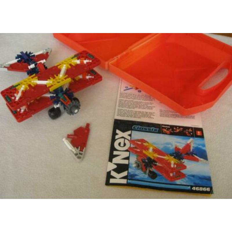 K"Nnex vliegtuig model 46866 in koffer. 3 modellen Knex.