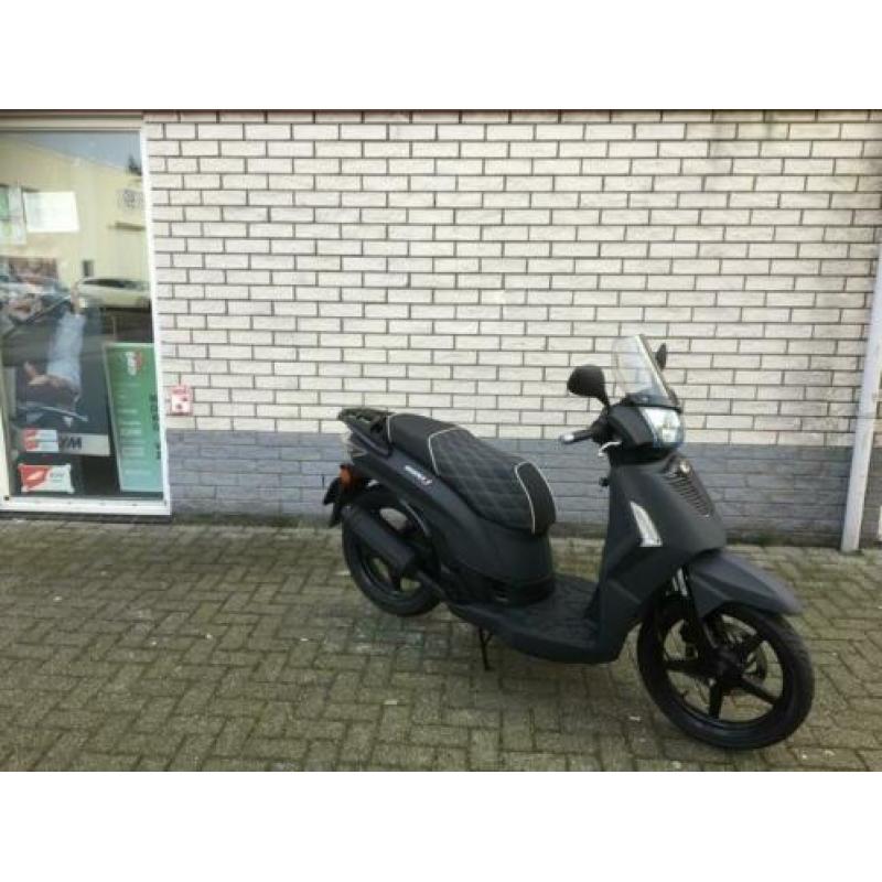 Hele mooie kymco people s 45km brom mat black 4t bj2013 5000