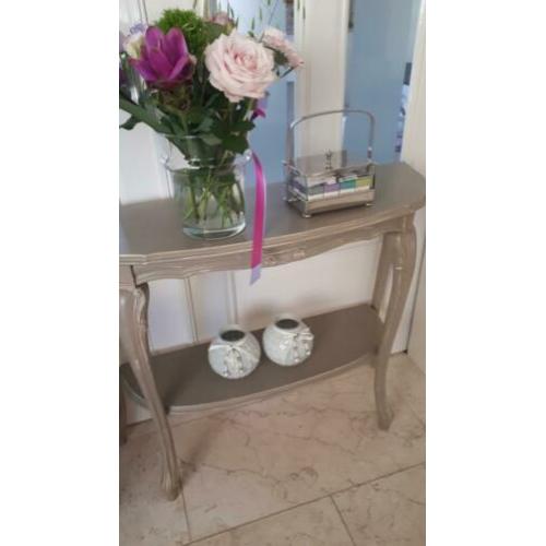 Brocante sidetable taupe €75,00
