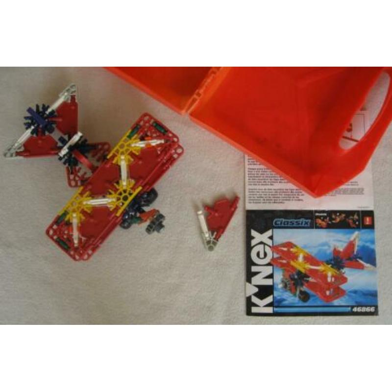 K"Nnex vliegtuig model 46866 in koffer. 3 modellen Knex.