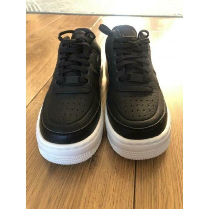Nike Air Special Edition zwart mt 35.5 NIEUW