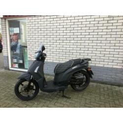 Hele mooie kymco people s 45km brom mat black 4t bj2013 5000