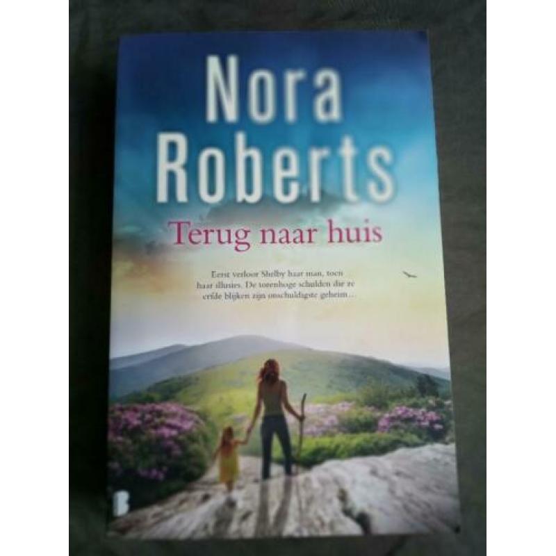 Nora Roberts - Terug naar huis / Vergeet haar niet