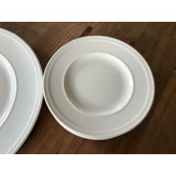 Wedgwood windsor gebakschaal met 6 gebaksbordjes 18cm glad
