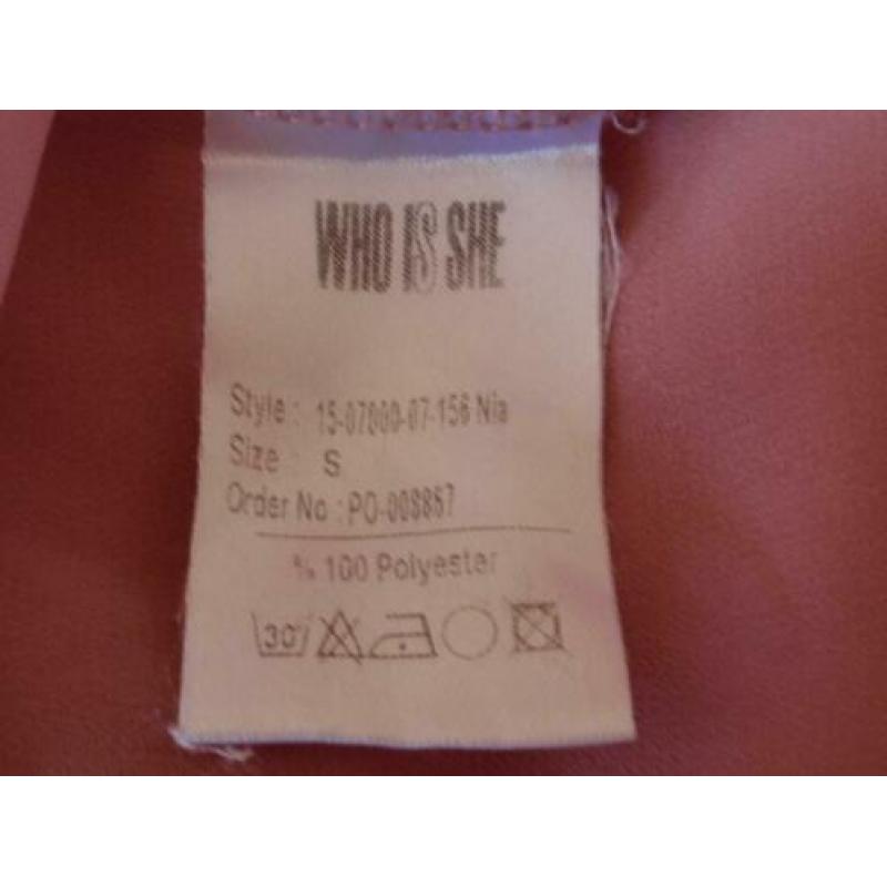 Who is She: Oudroze Top met froezelrand maat S
