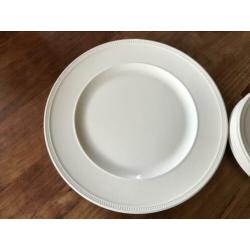 Wedgwood windsor gebakschaal met 6 gebaksbordjes 18cm glad