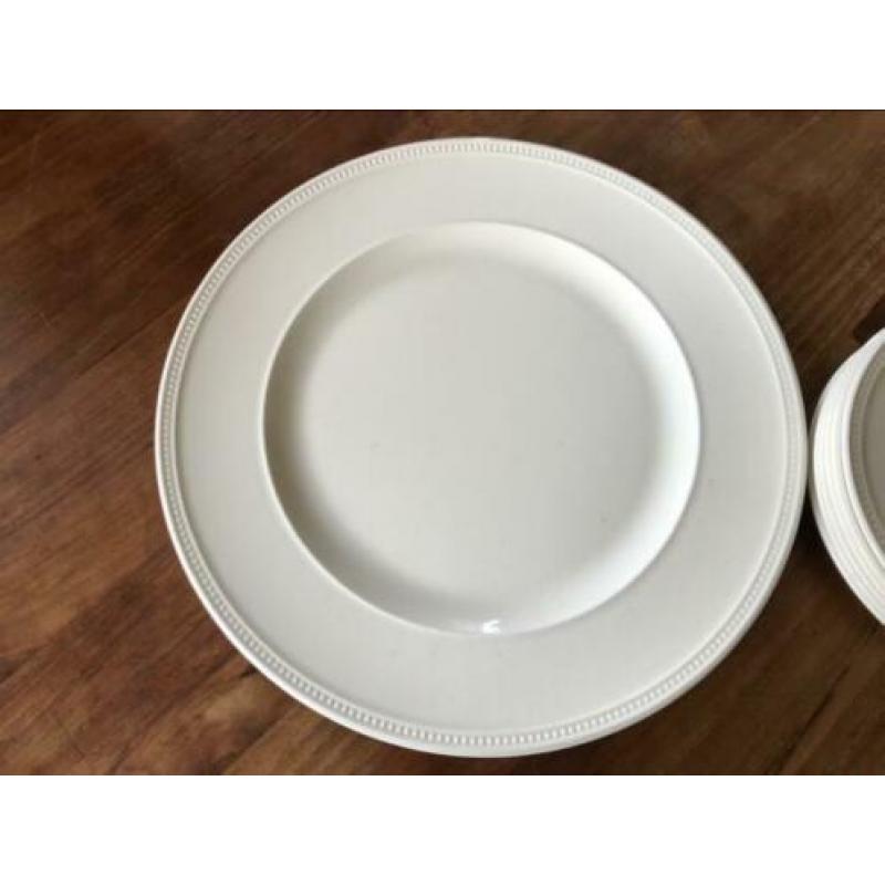 Wedgwood windsor gebakschaal met 6 gebaksbordjes 18cm glad