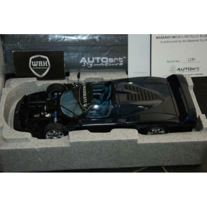 1:18 Maserati MC12 Road car blue Autoart signature WRH