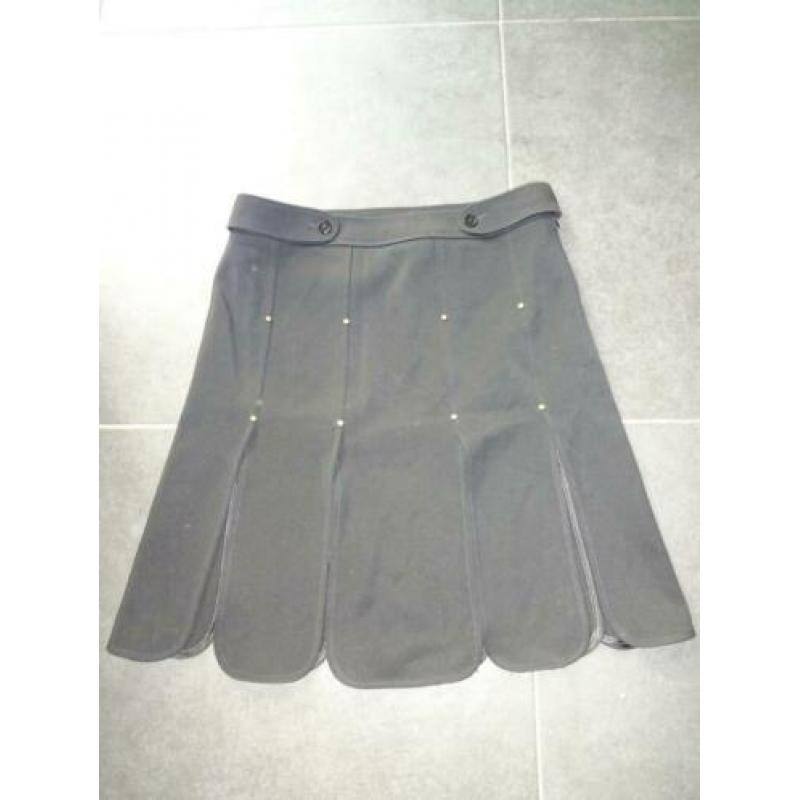 D4A Red Valentino wollen rok in aparte flappen zwart IT 46