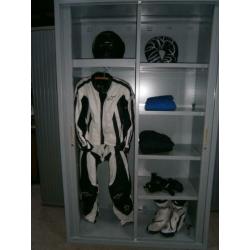 Dubbele Kast voor motor kleding /garderobe-kasten