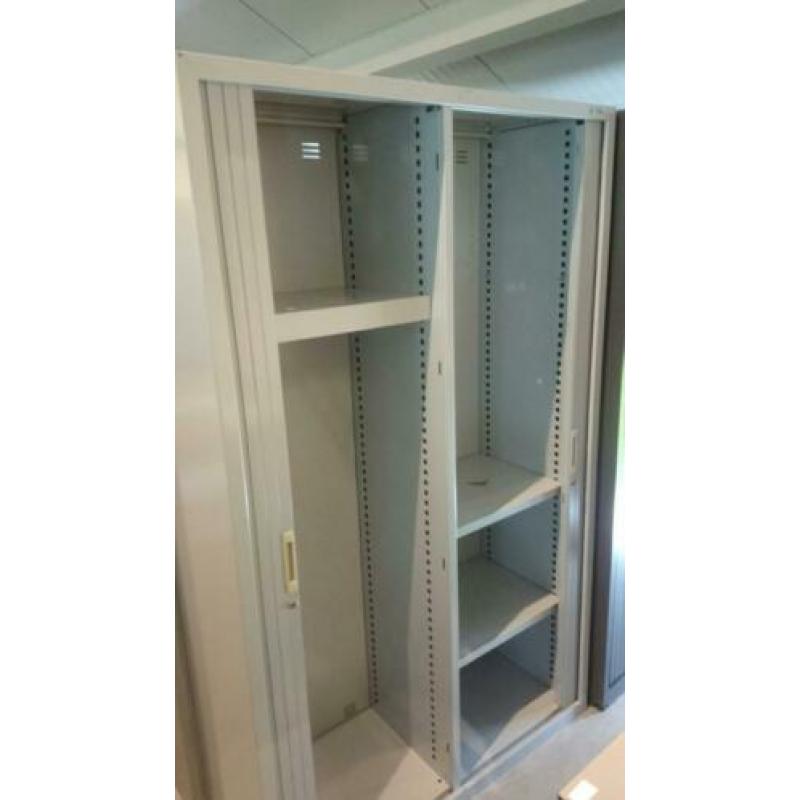 Dubbele Kast voor motor kleding /garderobe-kasten