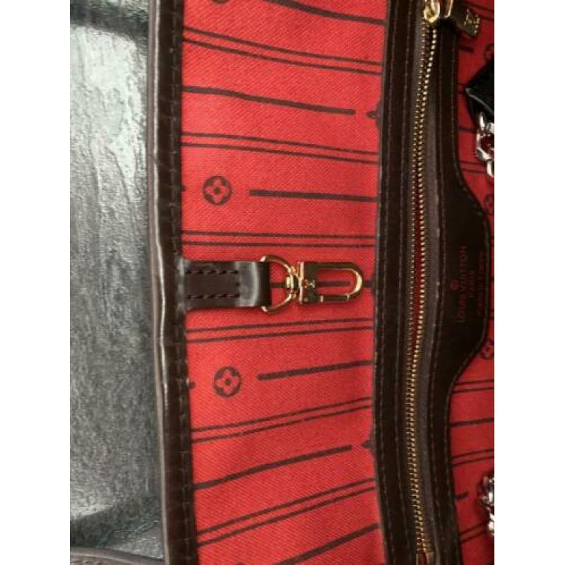 LV tas