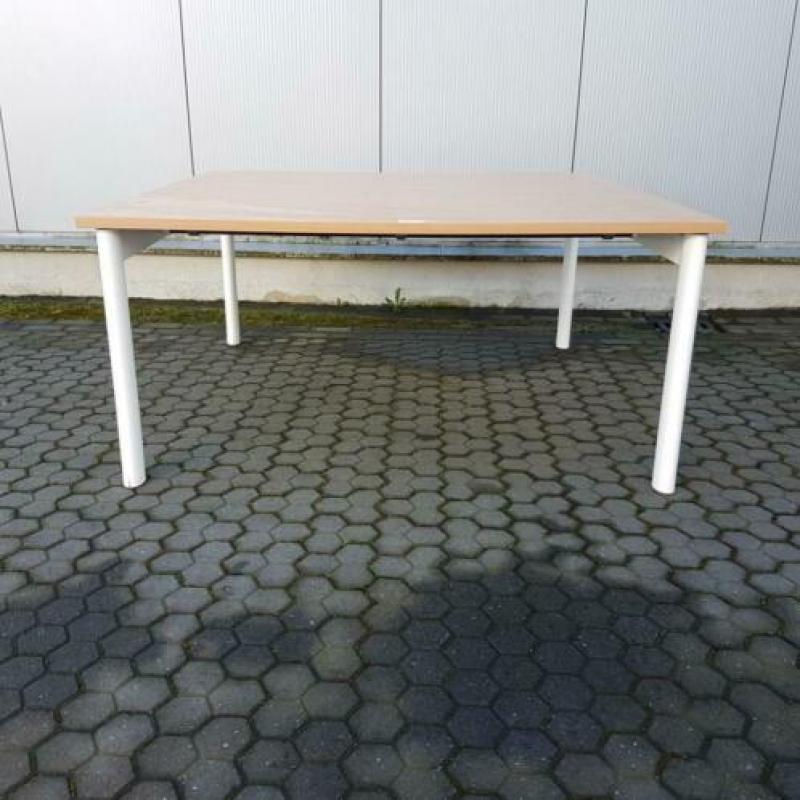 Zeer mooi AHREND 500 duo bureau vergadertafel 160x160 cm