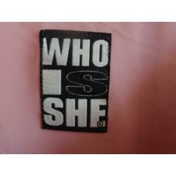 Who is She: Oudroze Top met froezelrand maat S