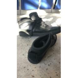 Zwarte sneakers maat 45