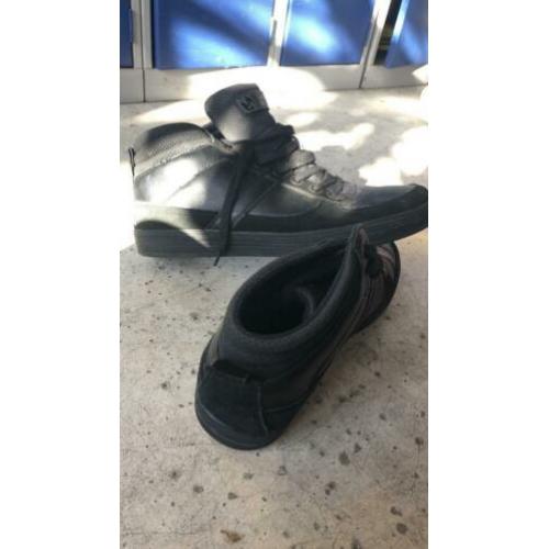 Zwarte sneakers maat 45