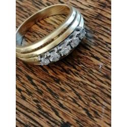 Hele mooie ring totaal 0.45 krt diamant