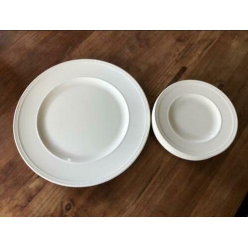 Wedgwood windsor gebakschaal met 6 gebaksbordjes 18cm glad