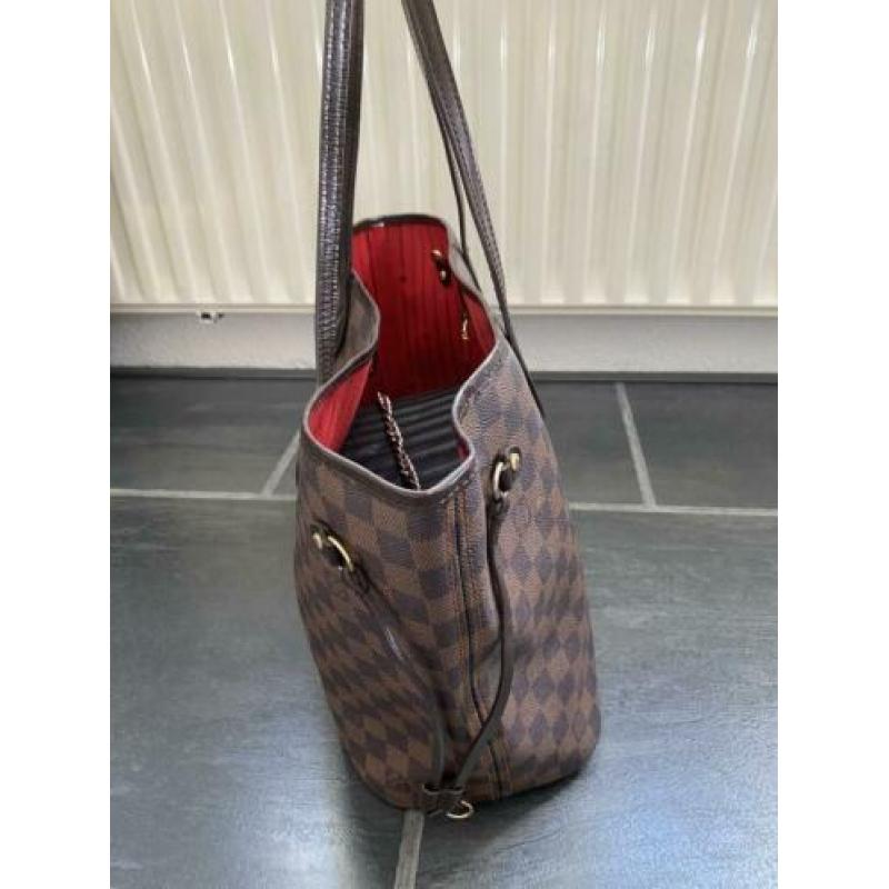 LV tas