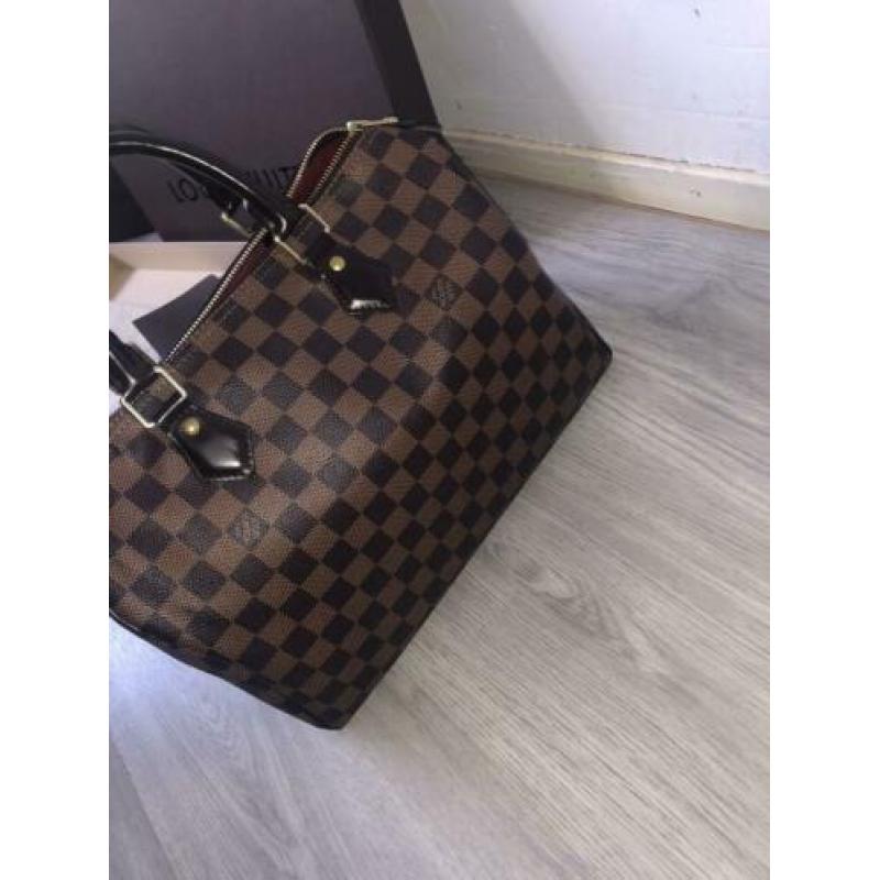 Louis Vuitton speedy 30