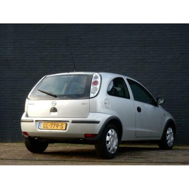 Opel Corsa 1.3 CDTi Essentia APK t/m 14-02-2021! (bj 2011)