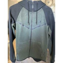 Nike tech fleece vest S