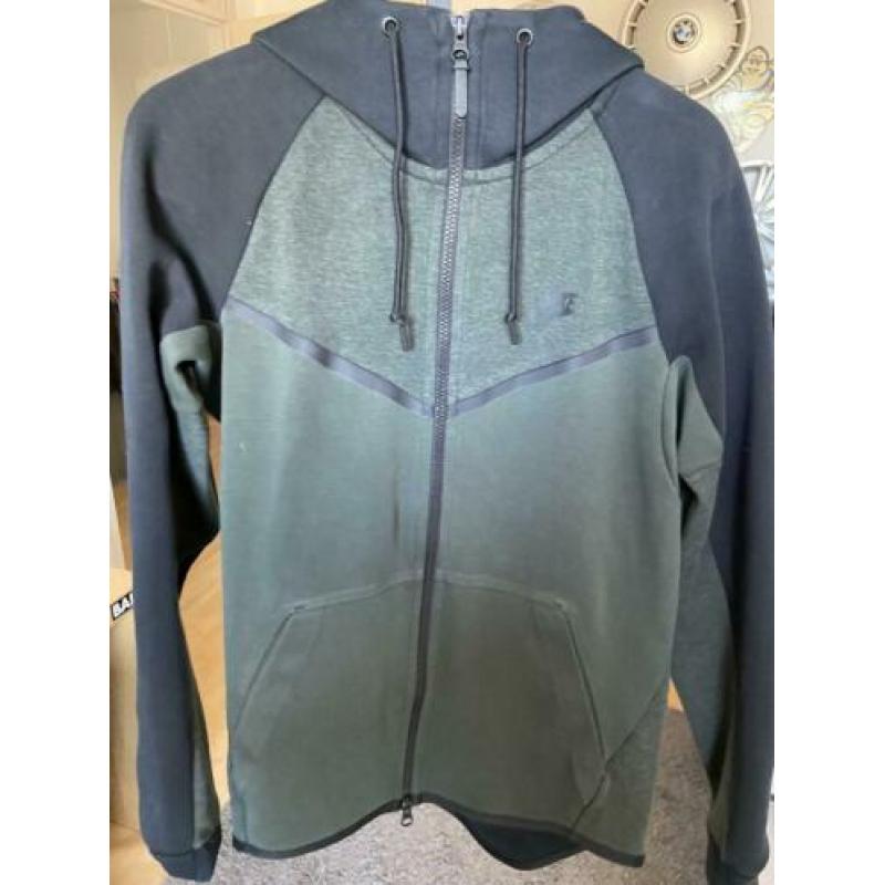 Nike tech fleece vest S