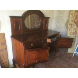 Antiek dressoir