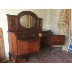 Antiek dressoir