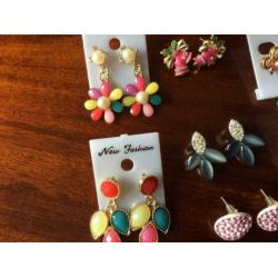 Sieraden. Oorbellen en kettingen, nieuw!!