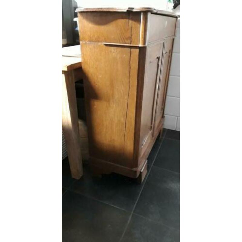 Antieke kast