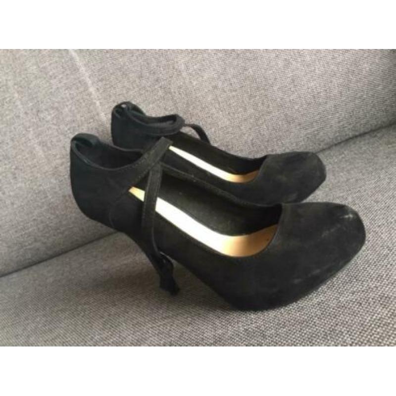 Pumps (3)