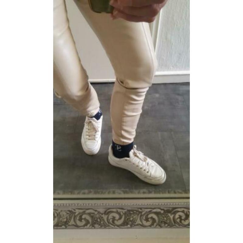 setje,gant trui,blouse,supertrashsokken,leren broek
