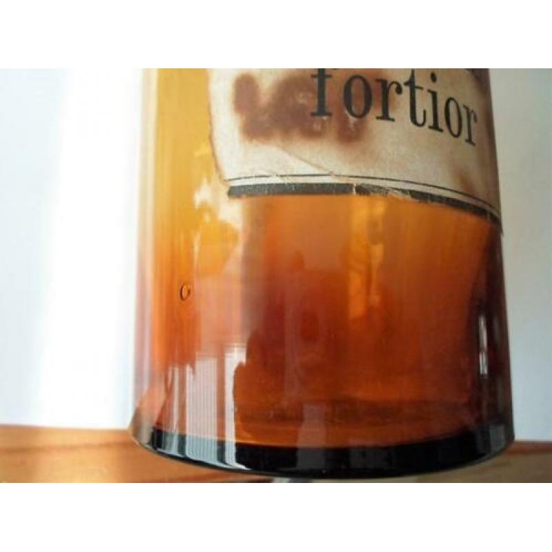 Oude Apothekerspot met stop. Label: Spiritus Fortior. 1950