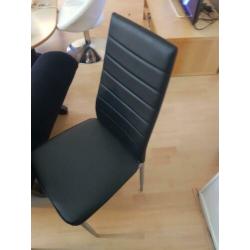 Eettafel met 4stulen