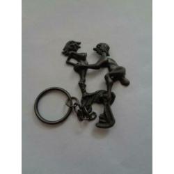Unieke vintage sleutelhanger 2 liefdebedrijvende mensen