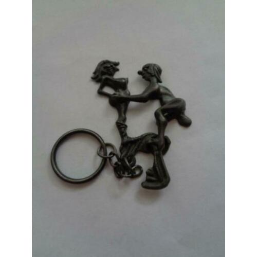 Unieke vintage sleutelhanger 2 liefdebedrijvende mensen