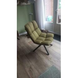 Olijfgroene fauteuil, ziet er prima uit!