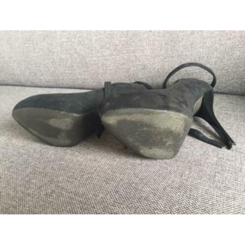 Pumps (3)