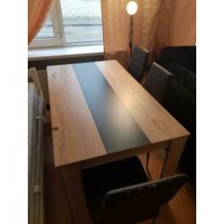 Eettafel met 4stulen