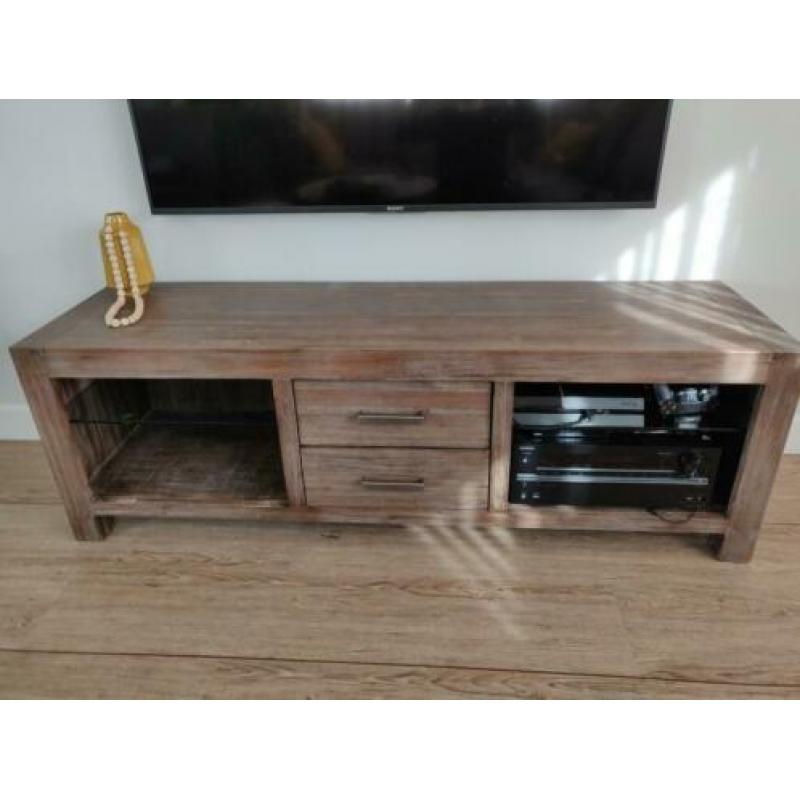 Mooi stoer industriëel tv meubel 160 cm lang tvmeubel