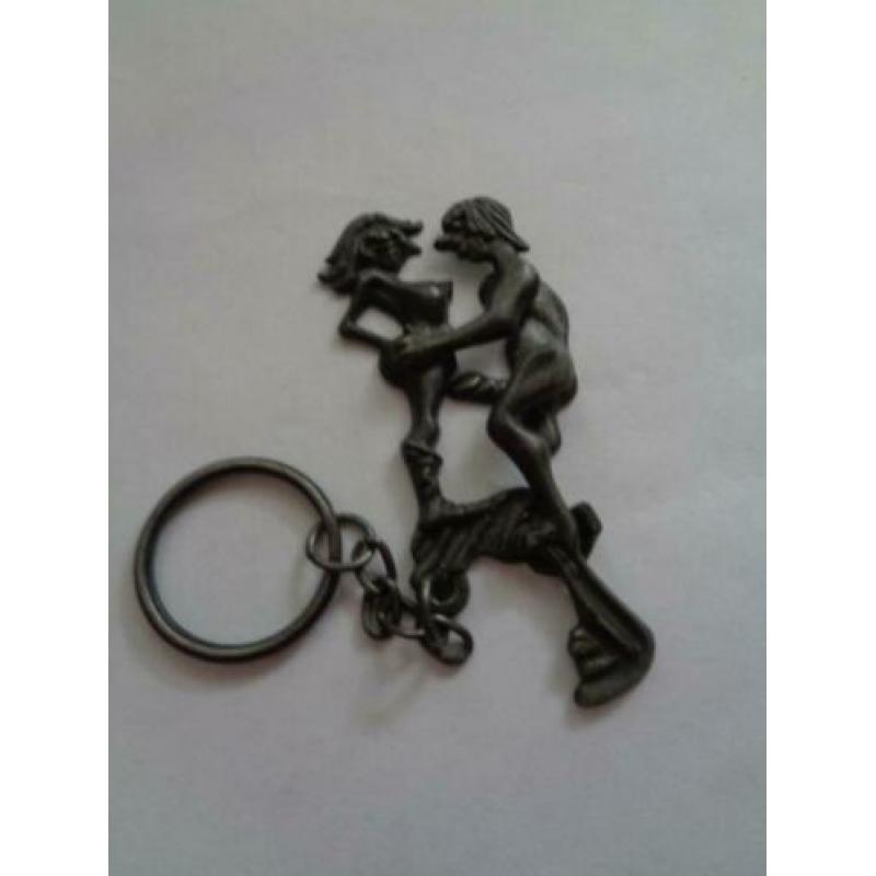 Unieke vintage sleutelhanger 2 liefdebedrijvende mensen