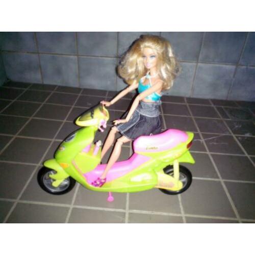 Barbiescooter/brommer/bromfiets of Barbi opklapbaar huis