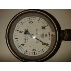 Antieke meter oude waterdruk meter koperen kraan