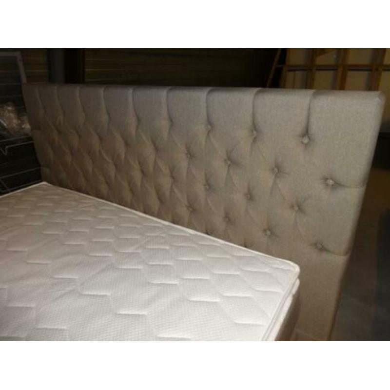 Vlakke boxspring Pisa