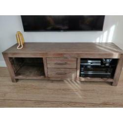 Mooi stoer industriëel tv meubel 160 cm lang tvmeubel