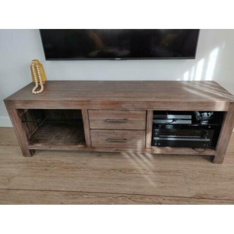 Mooi stoer industriëel tv meubel 160 cm lang tvmeubel