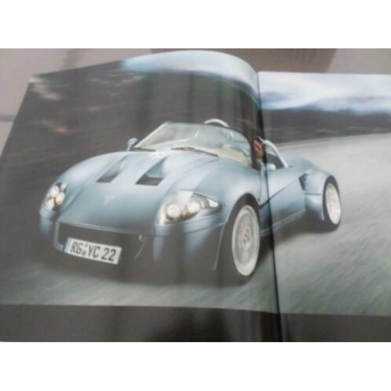 Yes 1.8 met 286 PK & 2.0 met 340 PK Roadster Brochure