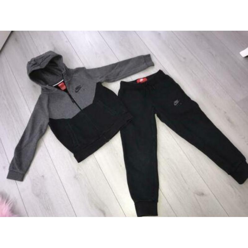 Nike pak maat 122/128 6tot 8 jaar