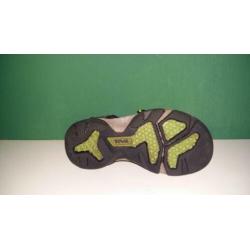 Teva sandalen met neus maat 28